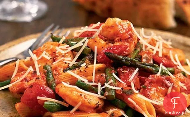 Krewetki, szparagi i makaron Penne