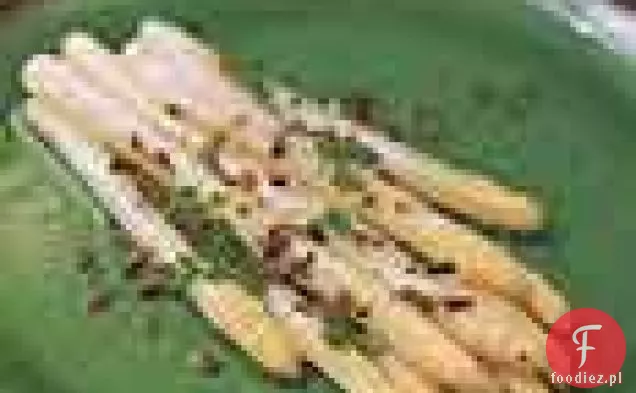 Białe szparagi z truflowym winegretem