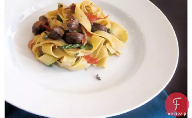 Kremowy Pappardelle Z Grzybami I Szparagami