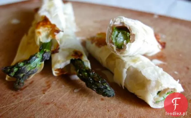 Szparagi Owinięte W Prosciutto & Phyllo