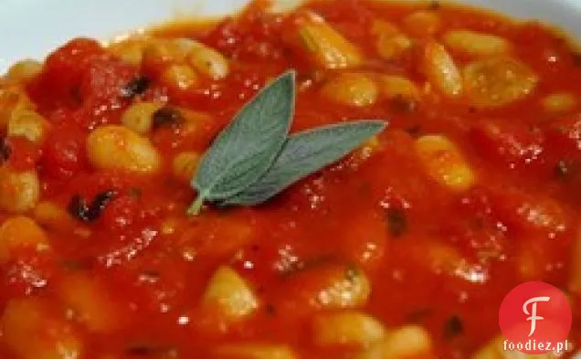 Gulasz z fasoli i pomidorów z szałwią