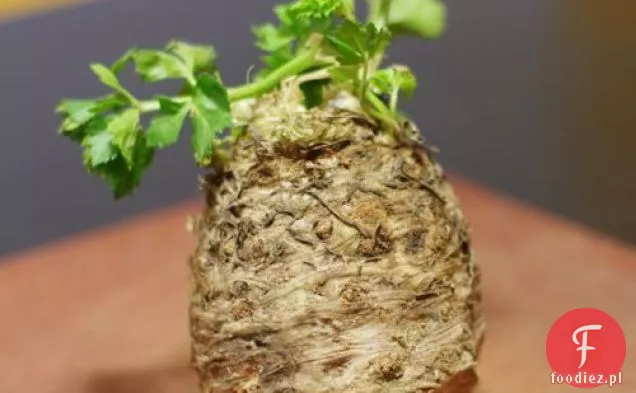 Meat Lite: Kremowa zupa z korzenia selera (z kurczakiem lub bez)