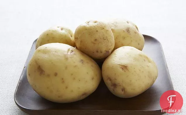 Chipsy z łososia i ziemniaków z kremem chrzanowym