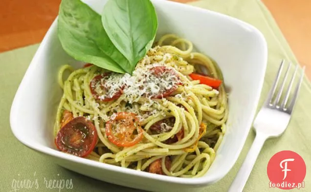 Spaghetti Z Czosnkiem Scape Pesto Z Pomidorami