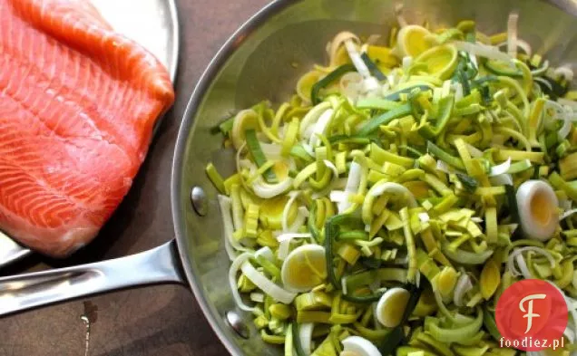 Pieczone Pory Z Polewą Serowo-Jogurtową