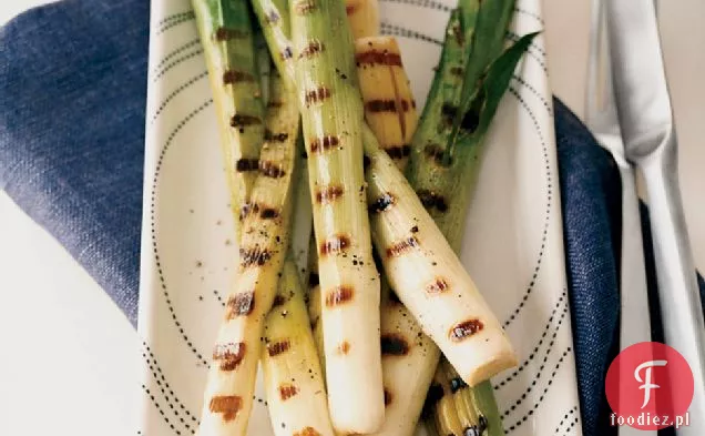 Grillowane Młode pory z sosem Romesco