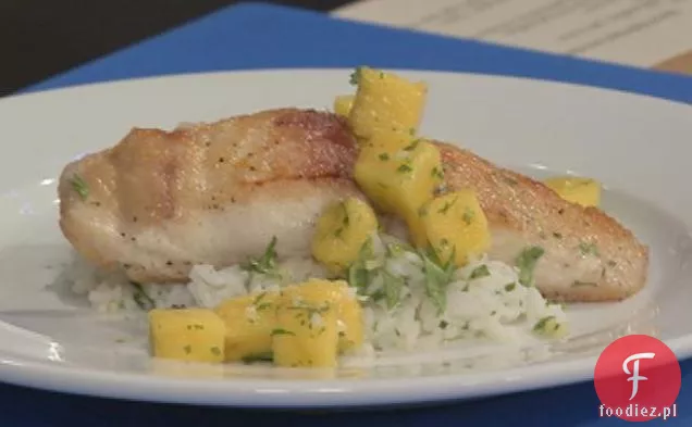 Smażone Mahi-Mahi z sosem Mango i pachnącym ryżem