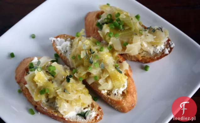 Crostini Z Kozim Serem I Porem Confit