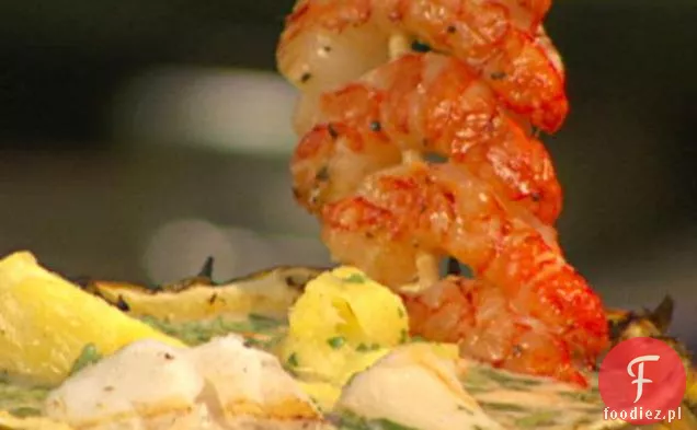 Miski z owocami morza i ananasem