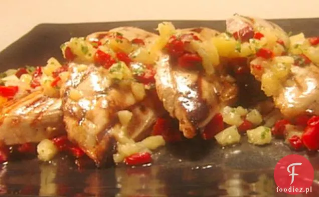 Jogurtowa grillowana pierś z kurczaka z salsą z czerwonej papryki i pieczonym ananasem
