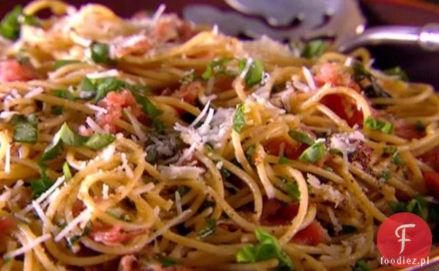 Pełnoziarniste Spaghetti z Pecorino, Prosciutto i Papryką (Jesień)