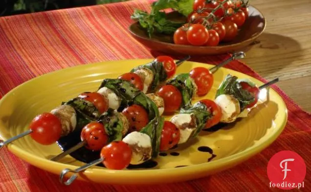 Kabobs Insalata Caprese z redukcją octu balsamicznego i pastą Eros Pista
