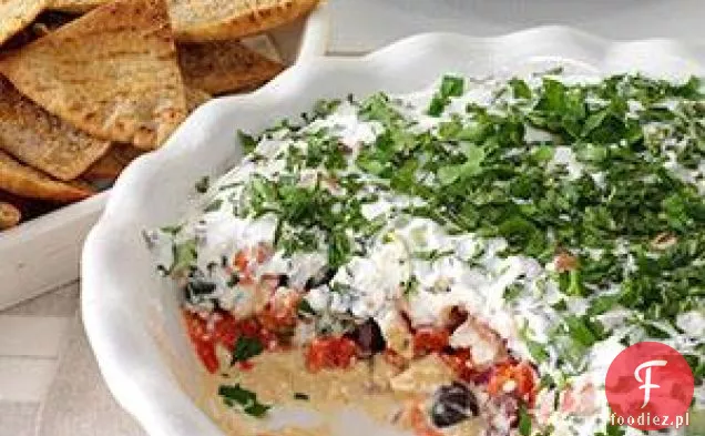 Warstwowy dip śródziemnomorski z chipsami Pita