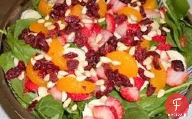 Idealna sałatka szpinakowa na niedzielny brunch