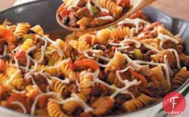 Kolacja z makaronem i pizzą