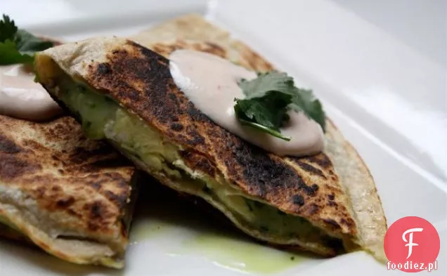 Jajecznica QUESADILLAS Z Karmelizowaną Cebulą I Pieczarkami
