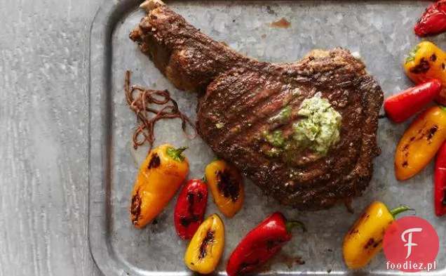 Stek Rib-Eye Z Masłem Ziołowym i Zwęgloną Papryką