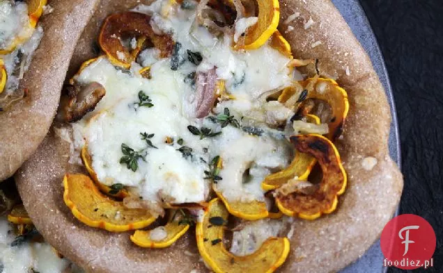 Ser Pleśniowy, Karmelizowana Szalotka I Delicata Squash Pizza