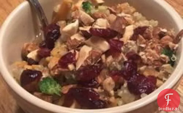 Quinoa ze słodkimi ziemniakami i brokułami