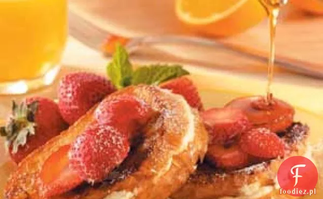 Tosty francuskie z sernikiem truskawkowym