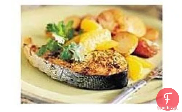 Steki z łososia pieczone w piekarniku z czerwonymi ziemniakami