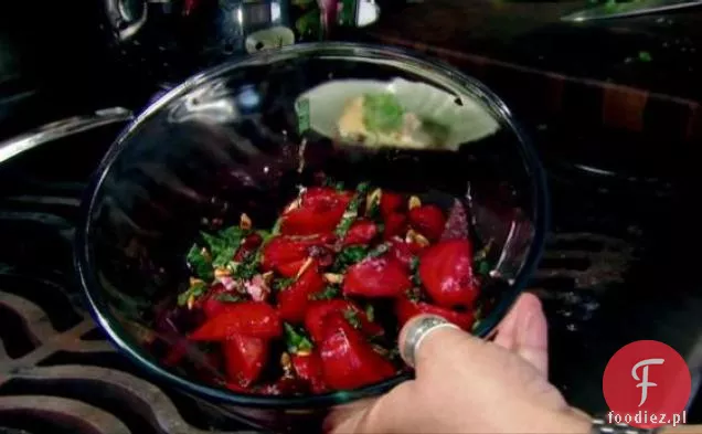 Sałatka z buraków trójkolorowych z winegretem wiśniowym