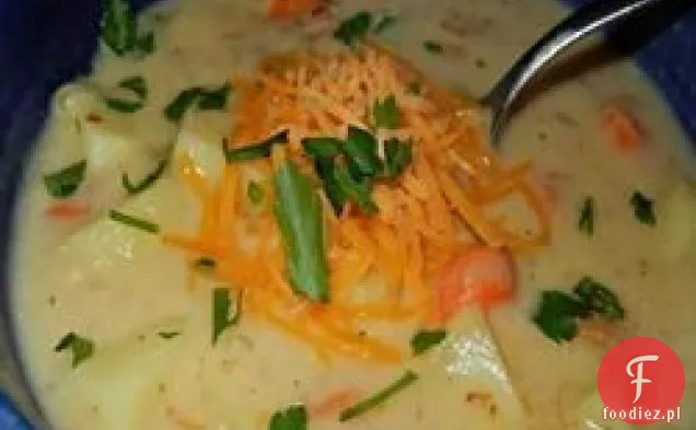 Zupa warzywna z serem cheddar