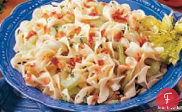 Niemiecka sałatka z makaronem