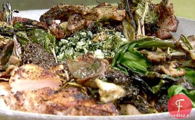 Grillowana pierś z kurczaka z warzywami, pesto z pokrzywy i grillowane Lightning Tree Farm Flatbread