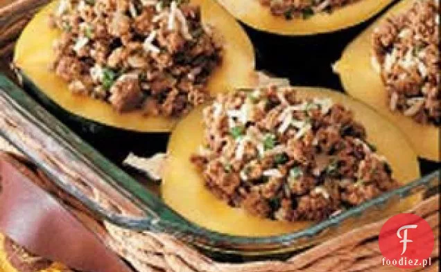 Dynia faszerowana wołowiną w sosie curry