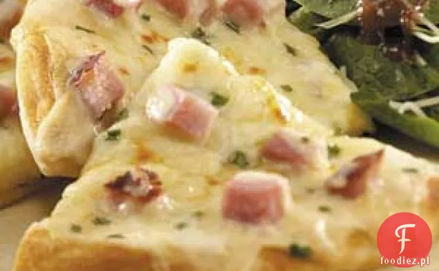 Pizze z szynką i serem