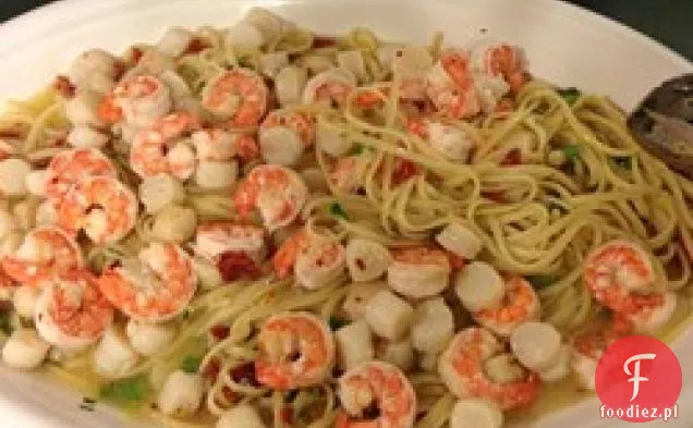 Linguine z owocami morza i suszonymi pomidorami