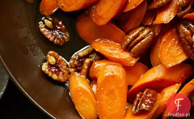 Glazurowana marchewka z orzechami pekan