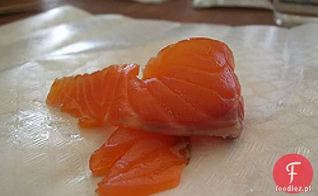 Ugotuj książkę: Sezam Wonton Trójkąty z wędzonym łososiem i Wasabi