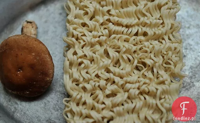 Ramen Stir-fry z sezamem, Shiitake i imbirem