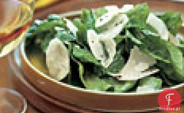 Sałatka z topinamburu i rukoli z parmezanem