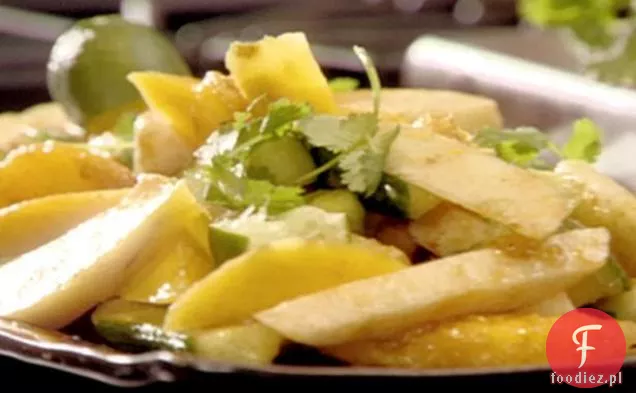 Chrupiąca Sałatka jicama i Mango z Chile i limonką