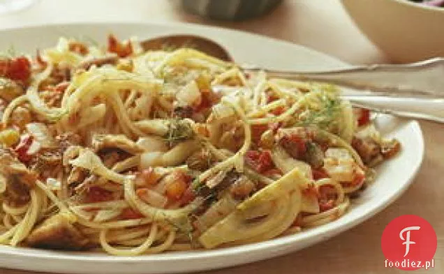 Spaghetti z sosem Sardynkowo-koprowym i sałatką szpinakową