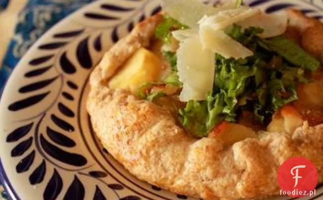 Pasternakowa Galette ułożona wysoko z późną zielenią zimową
