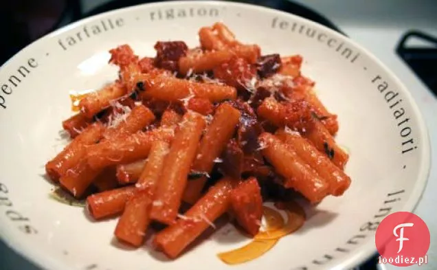 Kolacja dziś wieczorem: Ziti z patelnią-pieczone warzywa korzeniowe
