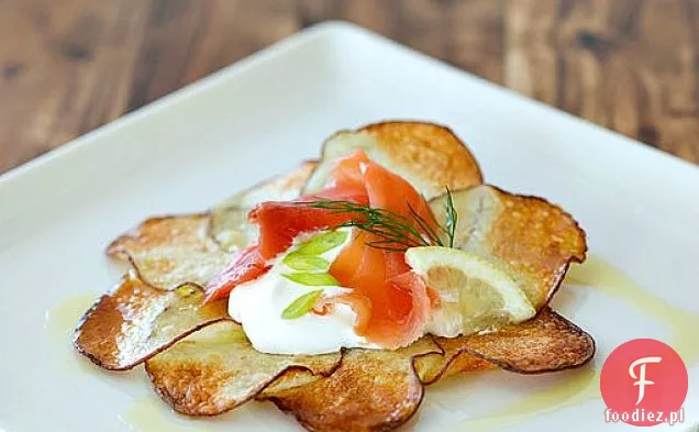 Talerze Ziemniaczane Z Wędzonym Łososiem I Creme Fraiche