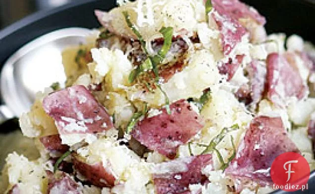 Rozbite Czerwone Ziemniaki Z Bazylią I Parmezanem