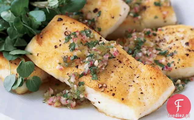 Halibut pieczony z koprem włoskim i grzankami