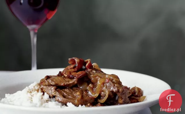 Pieczeń garnkowa duszona w boczku i cebuli