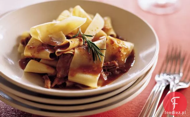 Pappardelle z pikantną cielęcą Ragù