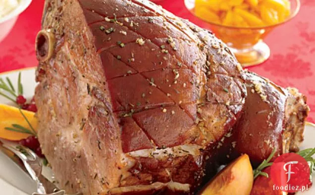 Świeża szynka rozmarynowa z kompot brzoskwiniowym