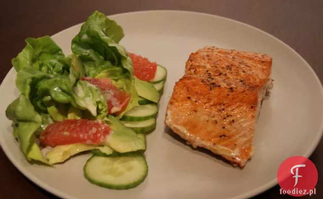 Chrupiący Łosoś Z Sałatką Z Awokado I Grejpfruta