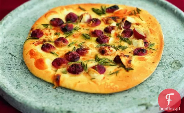 Pizza z czerwonych winogron z miodem, rozmarynem i Pecorino
