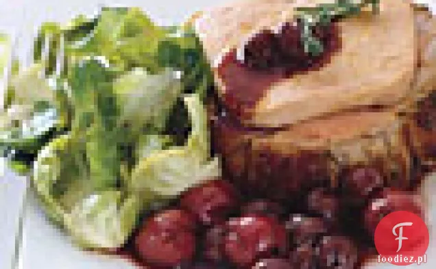 Pieczony polędwica Cielęca z Foie Gras i sosem wiśniowo-czerwonym z winogron