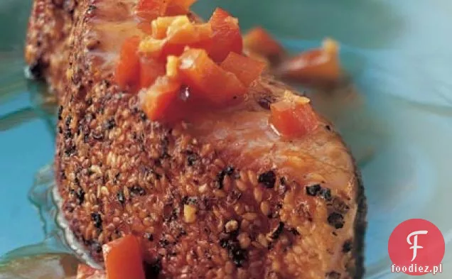 Pieprz, kolendra i sezam-chrupiący łosoś